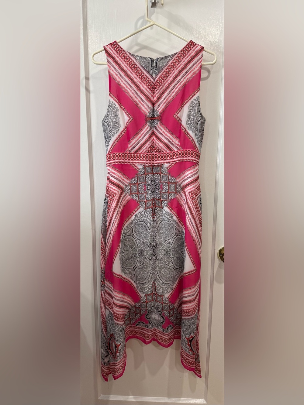 Sandra Darren Fuchsia and Black Patterned Sleeveless Dress
